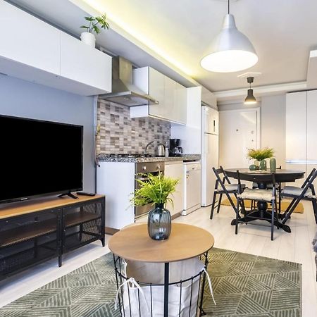 Comfy Flat 650 M To Galata Tower Apartment Истанбул Екстериор снимка